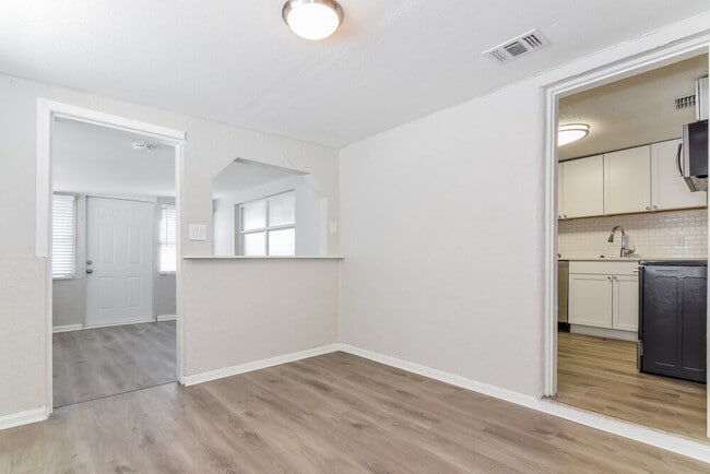 Photo - 1809 E Sitka St