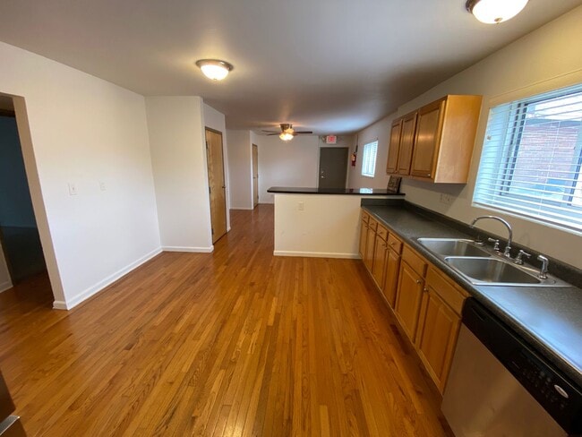 153 E 12th Ave Unit 02