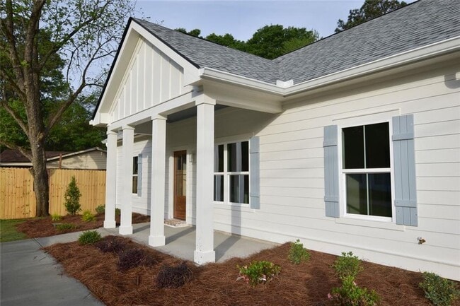 1070 Moreland Dr