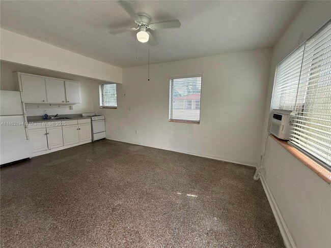 Photo - 361 Sharar Ave Unit 1