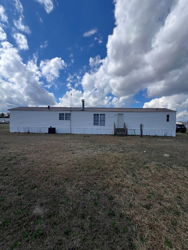 Photo - 2 BR | 2 BA in Pikeville! Trash Pick-Up Included!