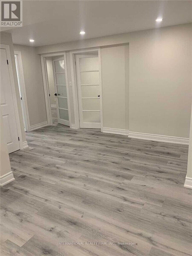 Photo - 62 Embassy Dr