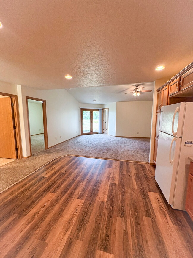 Photo - 1012 W Shorewood Dr