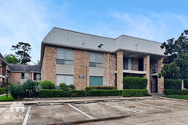 Building Photo - 2230 S Piney Point Rd