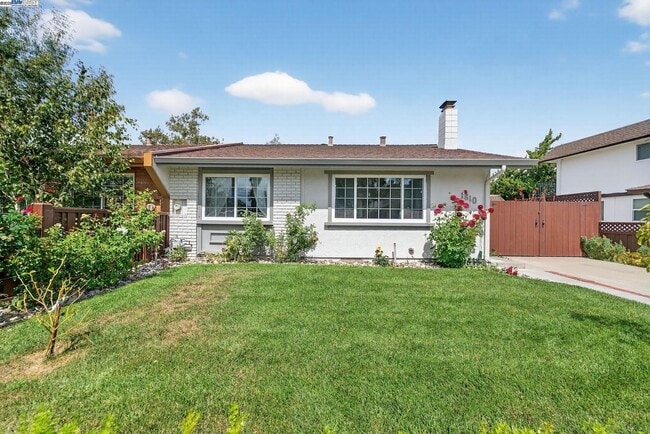 Photo - 1810 Peary Way