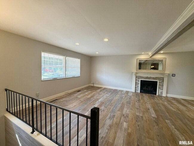 Photo - 1013 W Wonderview Dr