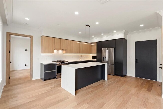 Photo - 386-388 Washington St Unit 103
