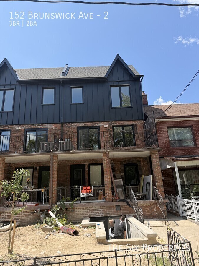 BRAND NEW LUXURY 3 BED 2 BATH NEAR U OF T - BRAND NEW LUXURY 3 BED 2 BATH NEAR U OF T