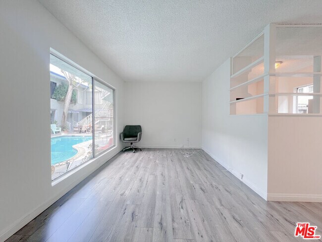 941 N San Vicente Blvd Apartment - Image 
