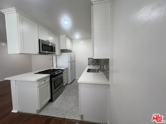 Photo - 420 Raymond Ave Unidad 5