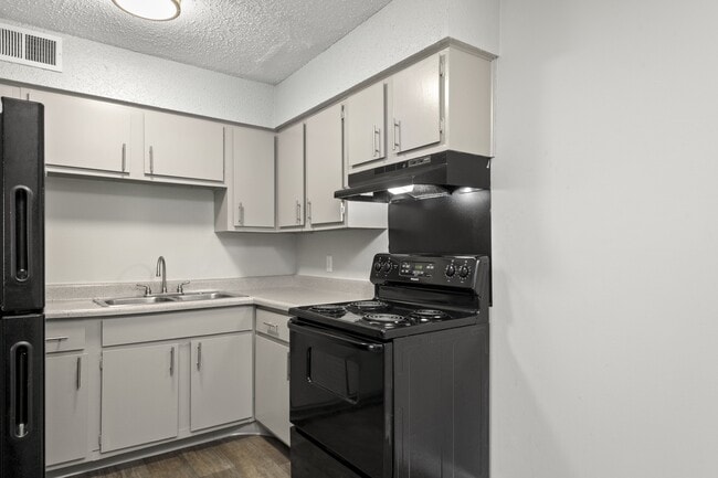 Photo - Sumner Estates