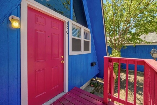 Photo - 1300 Yorkshire Dr