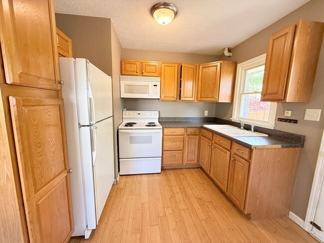 Photo - Charming 2-Bedroom Home Near Illinois State University