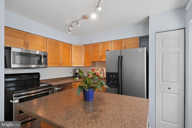 Photo - 2138 Cedar Barn Way