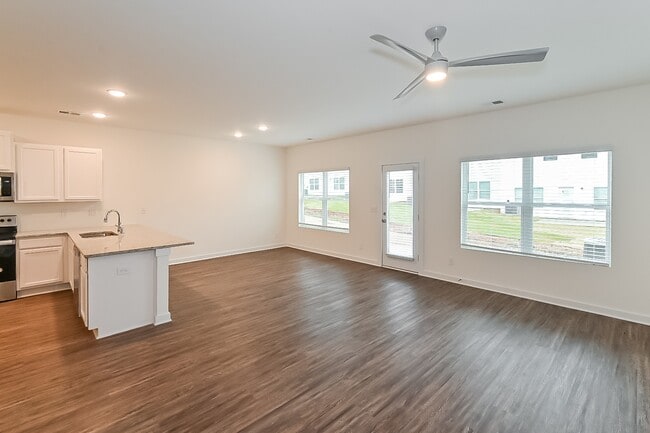 Photo - 112 The Heights Dr