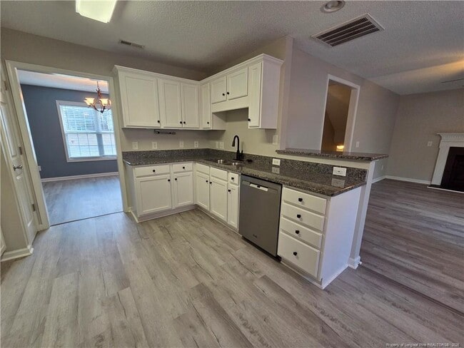 Photo - 220 Loxley Ln