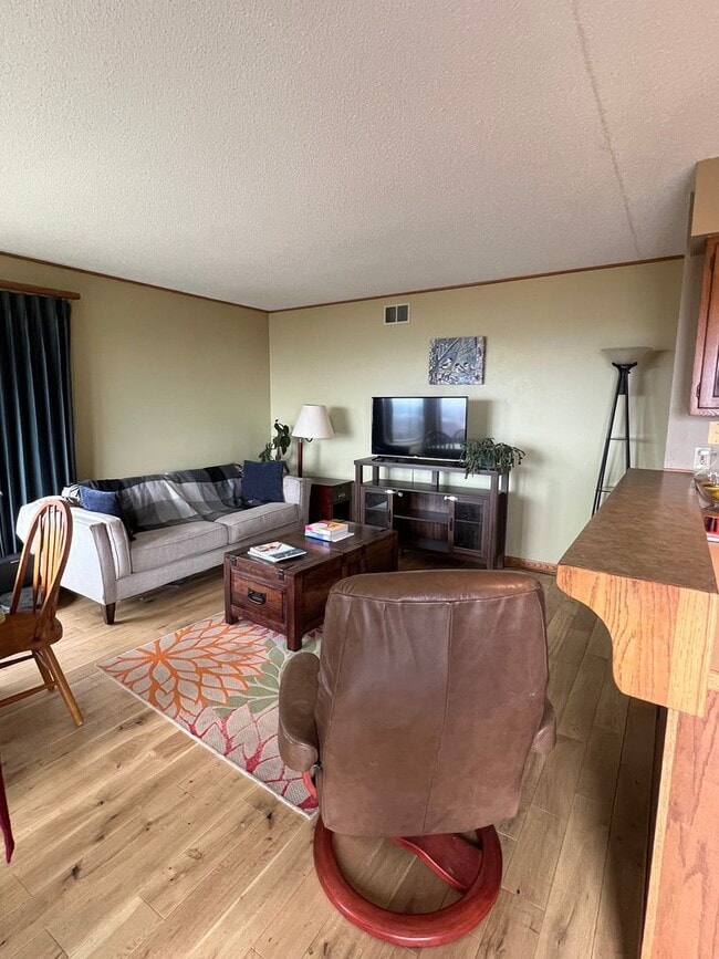 Photo - 2607 W 12th Street - Available May 8th - Short Term Rental Through October