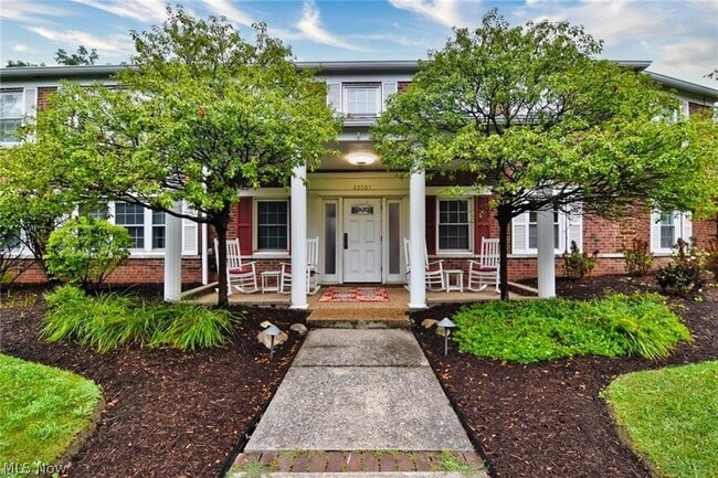 Building Photo - 20301 Shelburne Rd Unit 8B