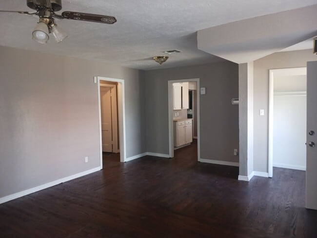 Photo - 2208 NW Walding Ave