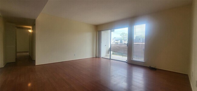 Photo - 2822 S Bartell Dr Unit 21