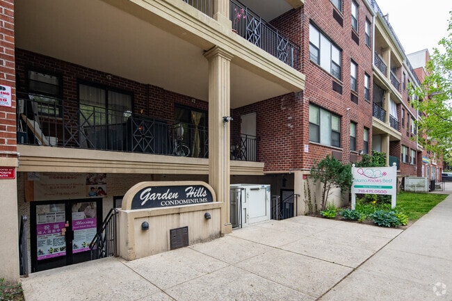 Entrance - 71-33 162nd St