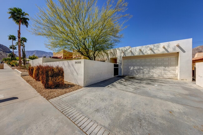 Photo - 54305 Eisenhower Dr