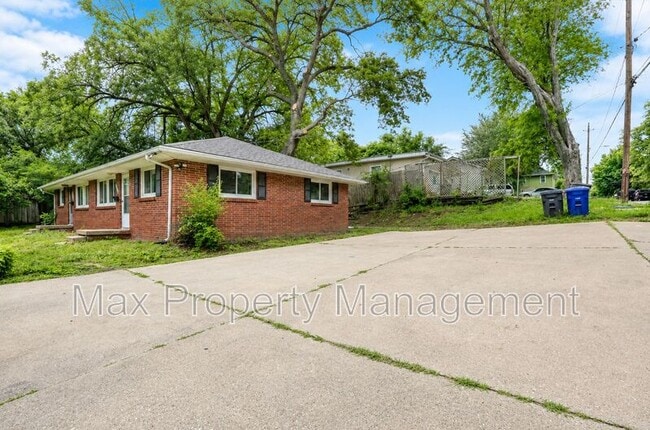 Photo - 3420 SW 8th St