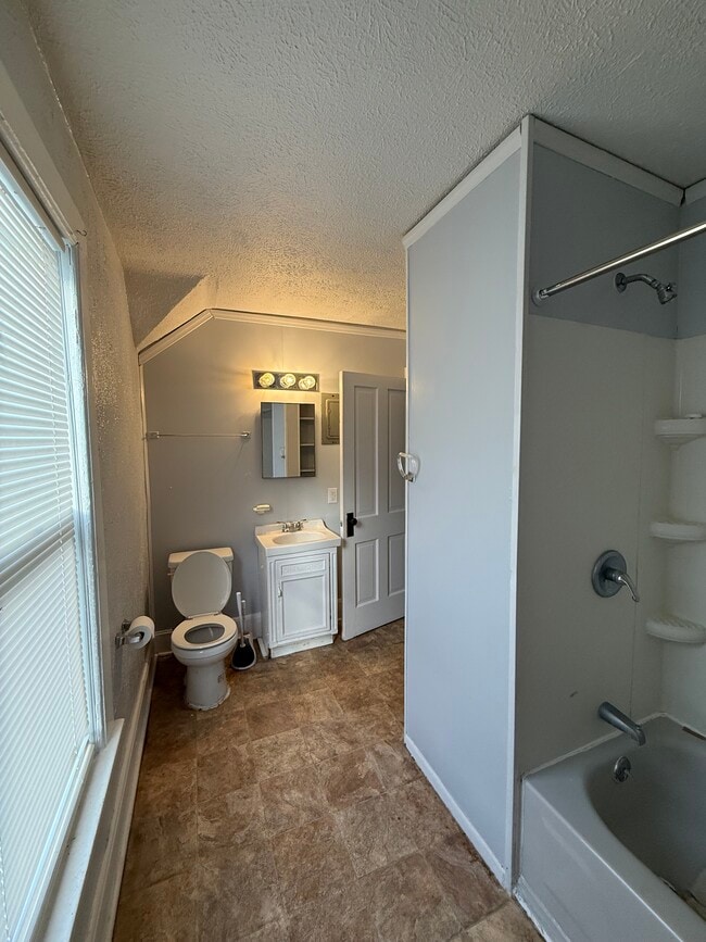 Photo - 2112 Miami St Unit 2