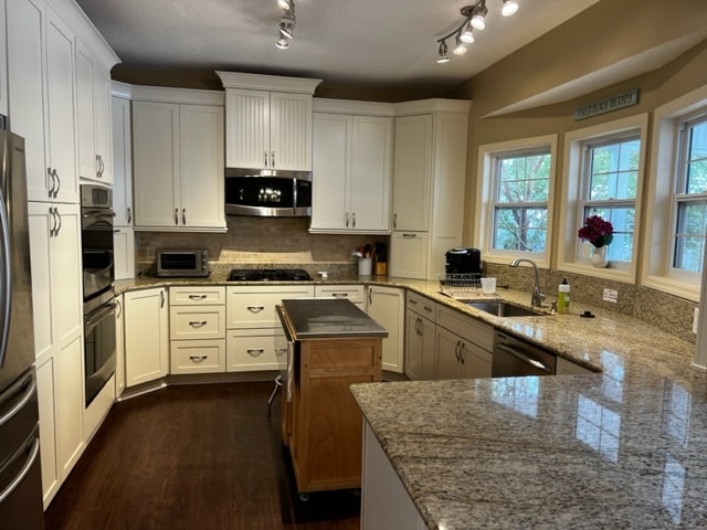 Photo - 324 Lakeside Dr