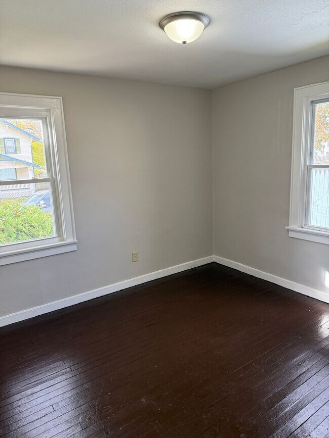 Photo - 2923 Winter St