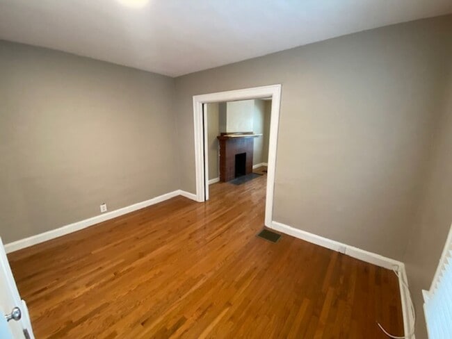 Photo - Indianola Ave 2567-2569 WACPM Unit 2567