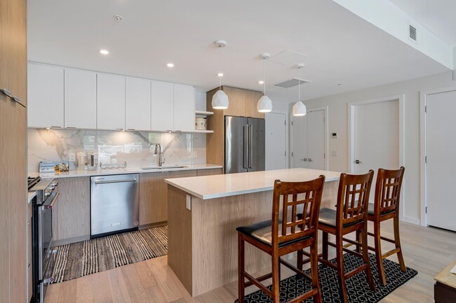 Photo - 5120 Cordova Bay Rd Unit 213