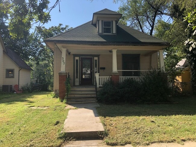 Building Photo - $795 - 2 bed 1 bath - Single Family Home
