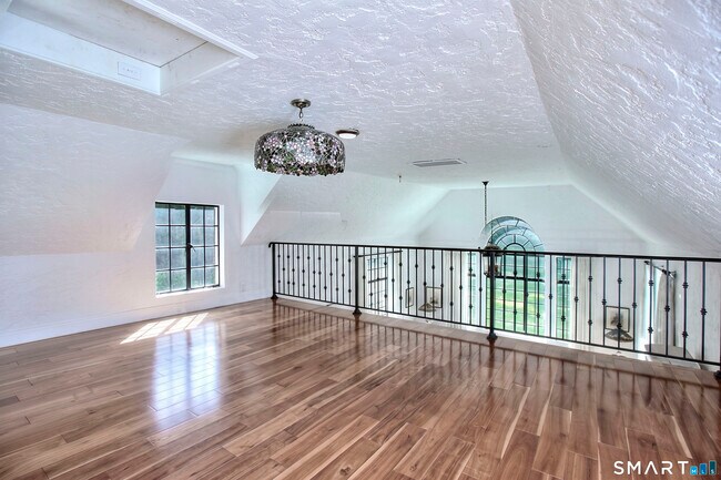 Photo - 1170 Hillside Rd
