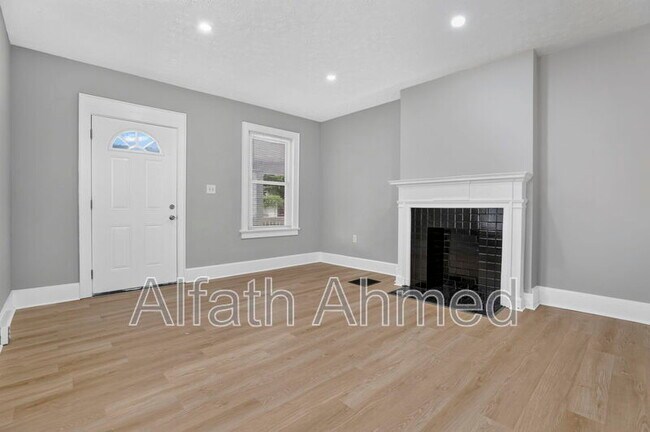 Photo - 1770 Kent St