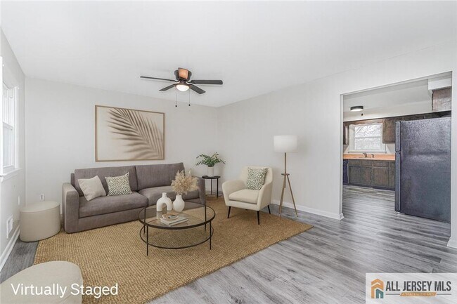 Photo - 1036 Apache St