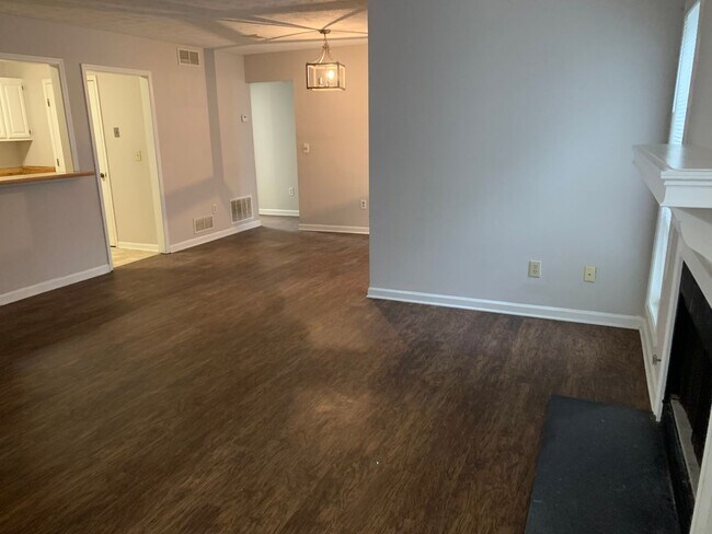 Photo - Beautiful 2 bedroom/ 2 bath Condo on Walk ...