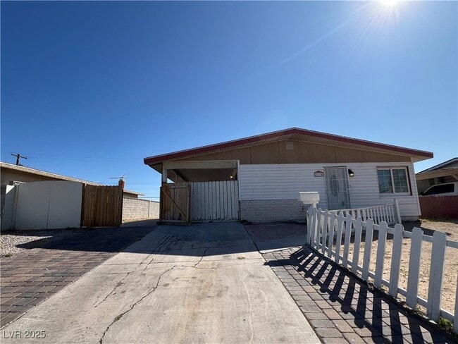 Building Photo - 1128 Greenway Dr Rental
