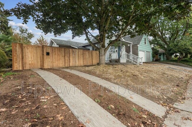 Photo - 927 N Watts St
