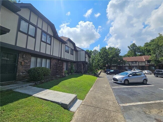 Photo - 1192 Ashborough Dr Unit B