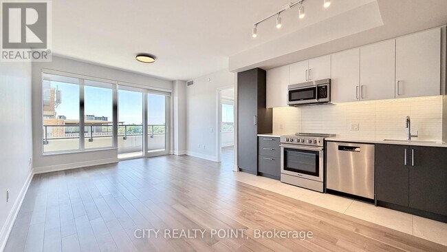 Building Photo - 2525 Bathurst St Unit 1104