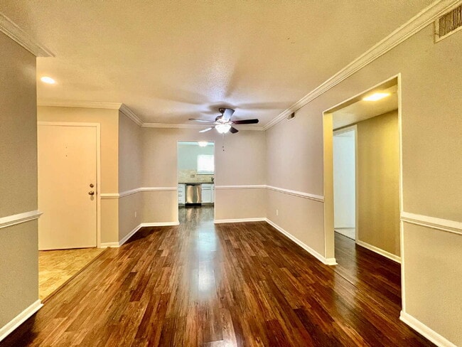 Photo - CONDO MINUTES FROM SouthParK!