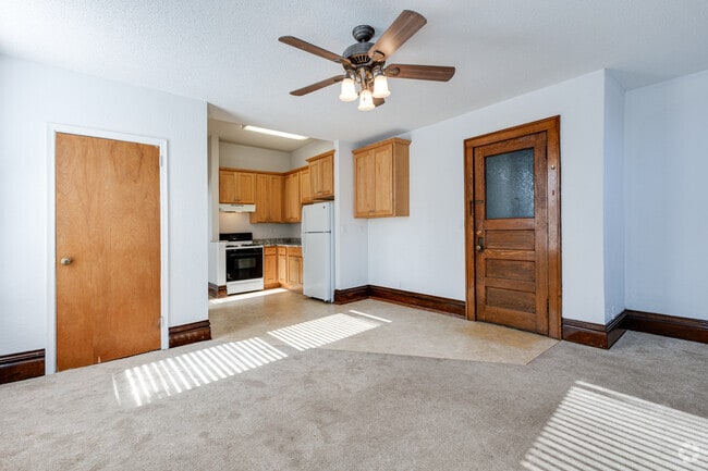 1BR, 1BA - 650SF - Living and Kitchen
