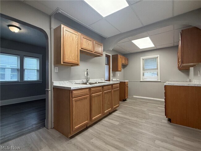 Photo - 3058 W 116th St