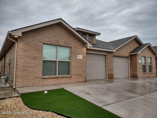 Photo - 2121 N Jayton Ave Townhome