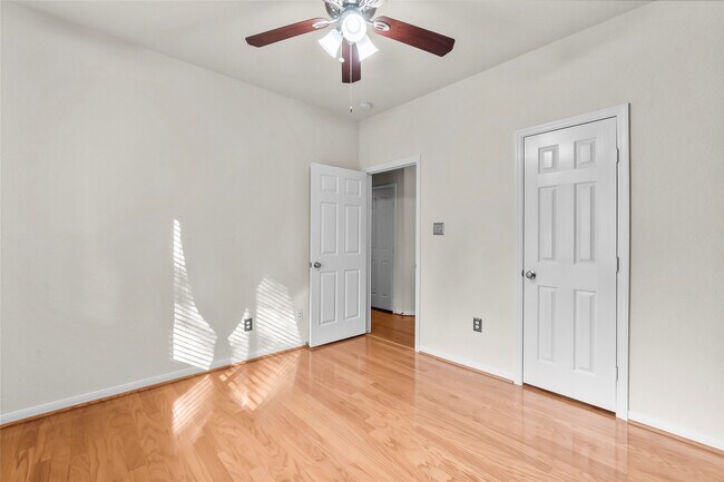 Photo - 118 W Russet Grove Cir
