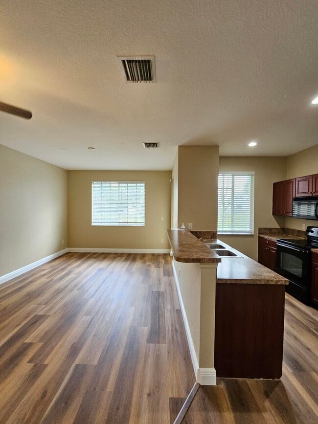 Photo - 1989 Nassau Dr Townhome