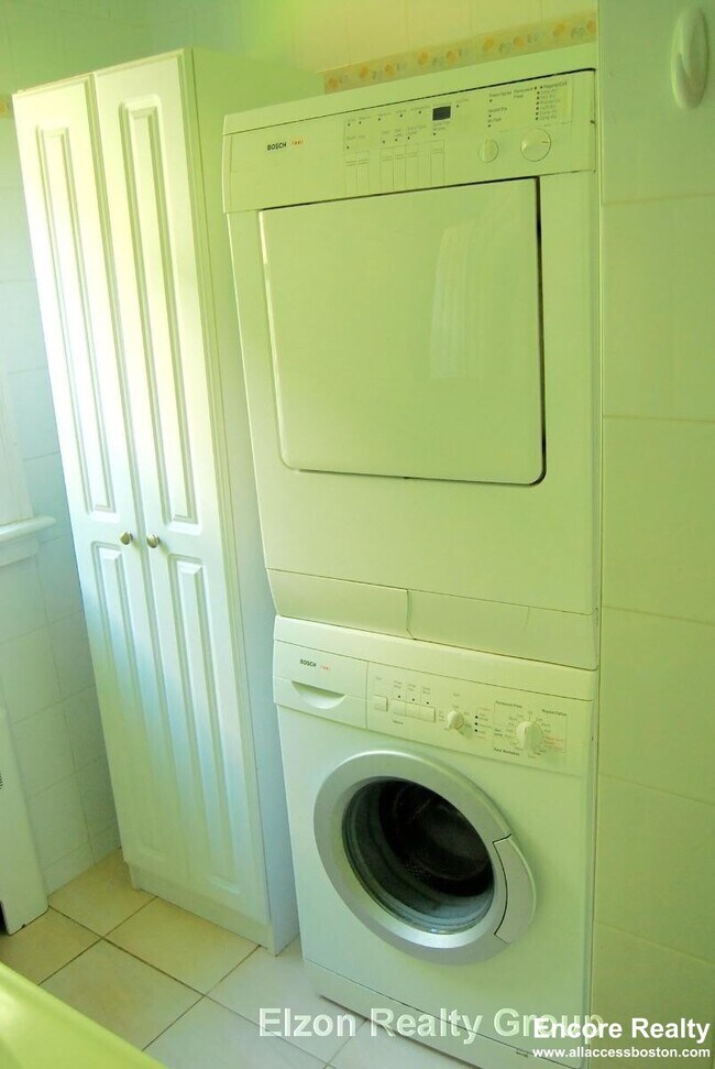 Photo - 93 Undine Rd Unidad 1