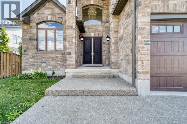 Photo - 1541 Medway Park Dr