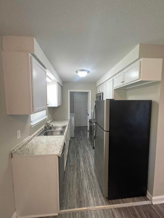 Photo - 641 Miles Ct